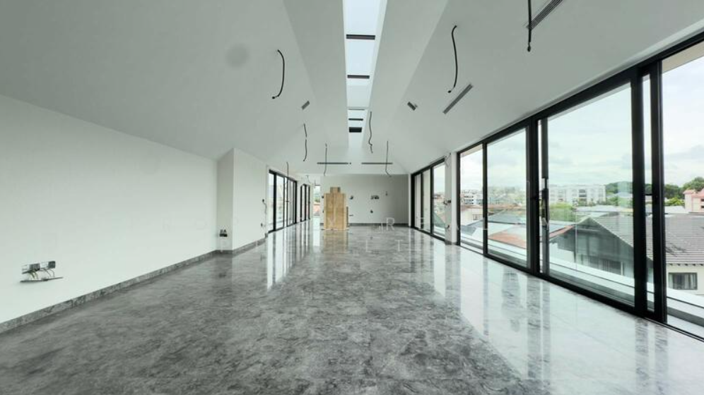 Massive Brand New Detached House